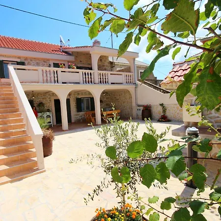 In Rustica Apartment Ljubac (Zadar)